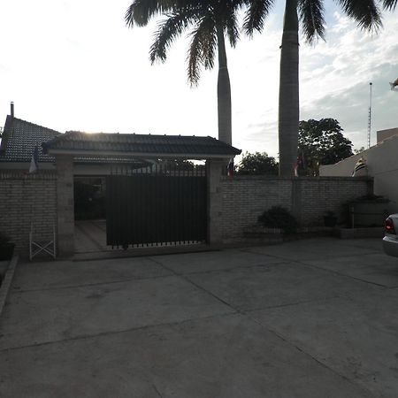 Hotel Las Residentas Luque Exterior foto